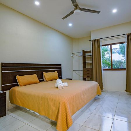 Hotel Y Suites Los Encantos ซายูลิตา ภายนอก รูปภาพ
