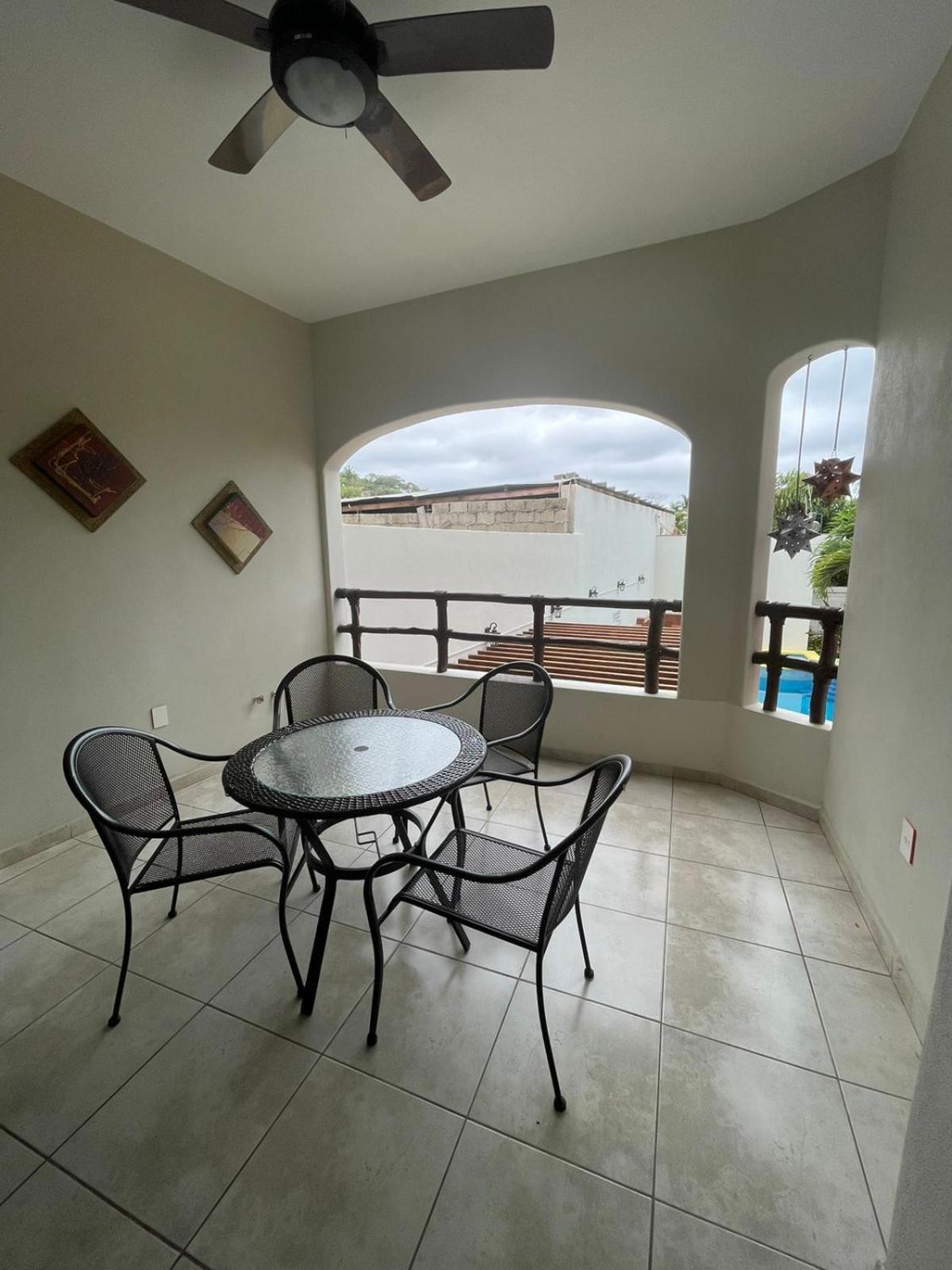 Hotel Y Suites Los Encantos ซายูลิตา ภายนอก รูปภาพ