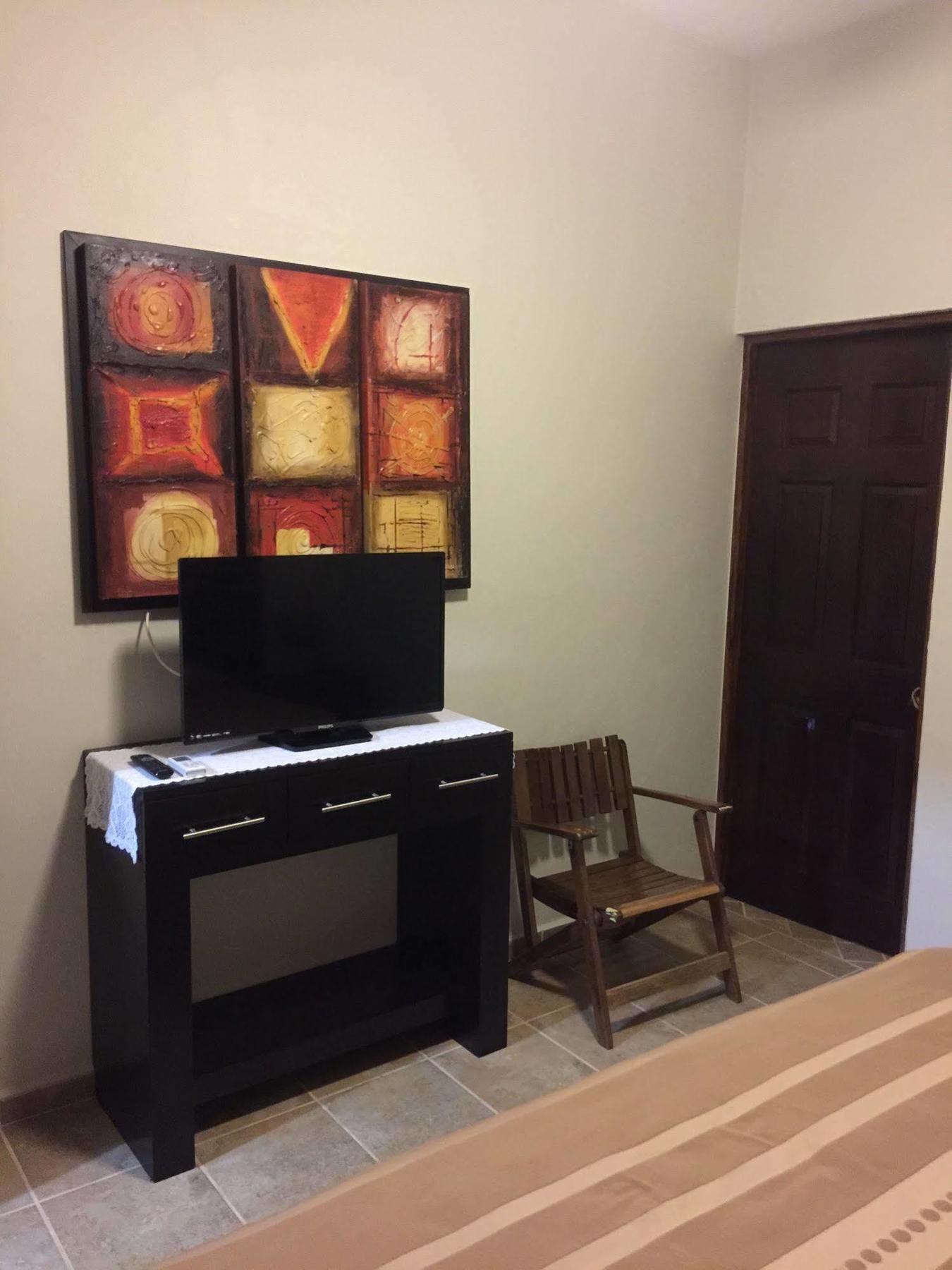 Hotel Y Suites Los Encantos ซายูลิตา ภายนอก รูปภาพ